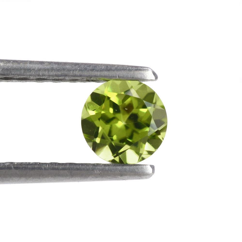 PERIDOT CUT ROUND (TOP) 5.50MM 0.67 Cts.