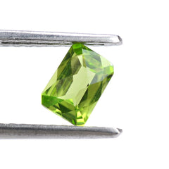 PERIDOT CHECKER CUT OCTAGON (TOP) 7X5MM 0.89 Cts.