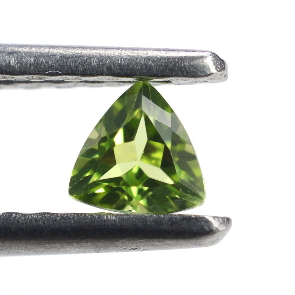 PERIDOT CUT TRILLION (TOP) 4MM 0.28 Cts.