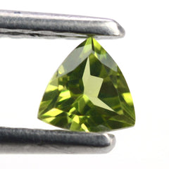 PERIDOT CUT TRILLION (TOP) 4.50MM 0.39 Cts.