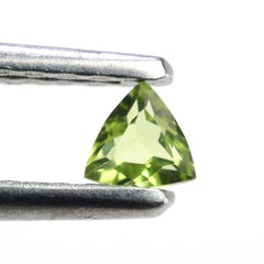 PERIDOT CUT TRILLION (TOP) 3.50MM 0.17 Cts.