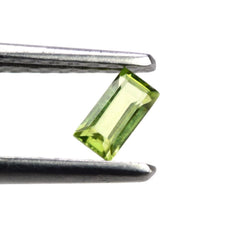PERIDOT CUT BAGUETTE 5X2MM 0.23 Cts.