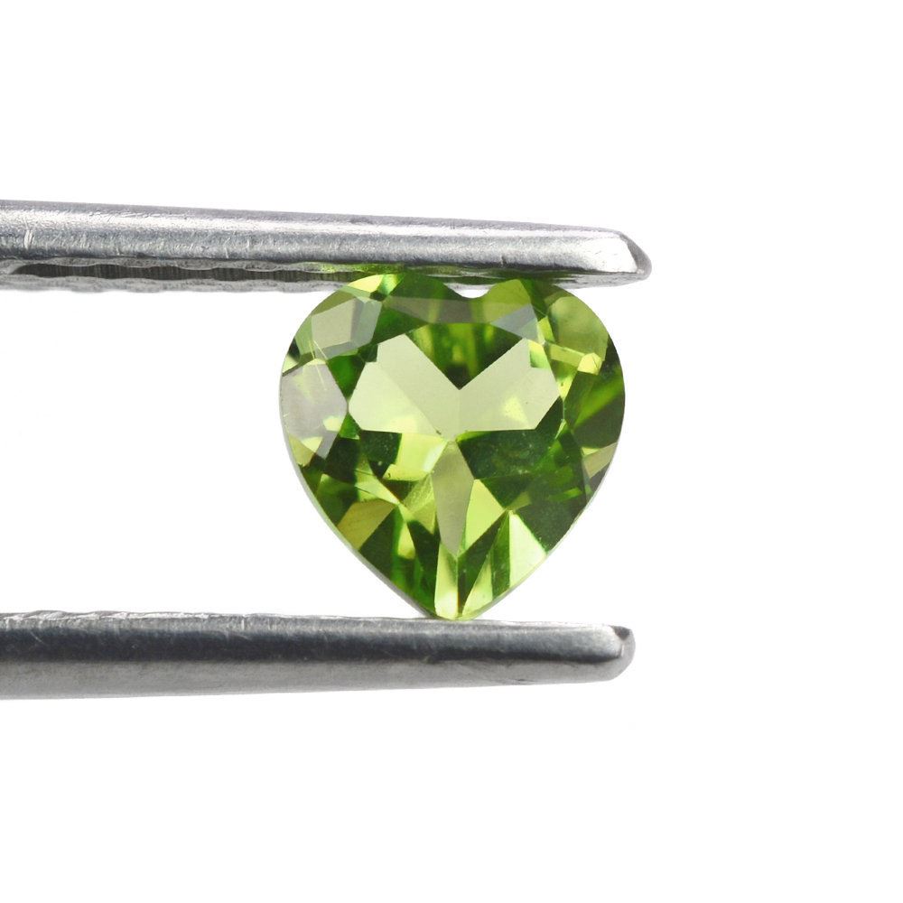 PERIDOT CUT HEART (GREEN/CLEAN) 6MM 0.90 Cts.