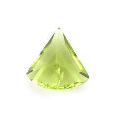 PERIDOT BIAZIZ PENDULUM CUT FANCY (TOP) (DES#329) 5MM 0.41 Cts.