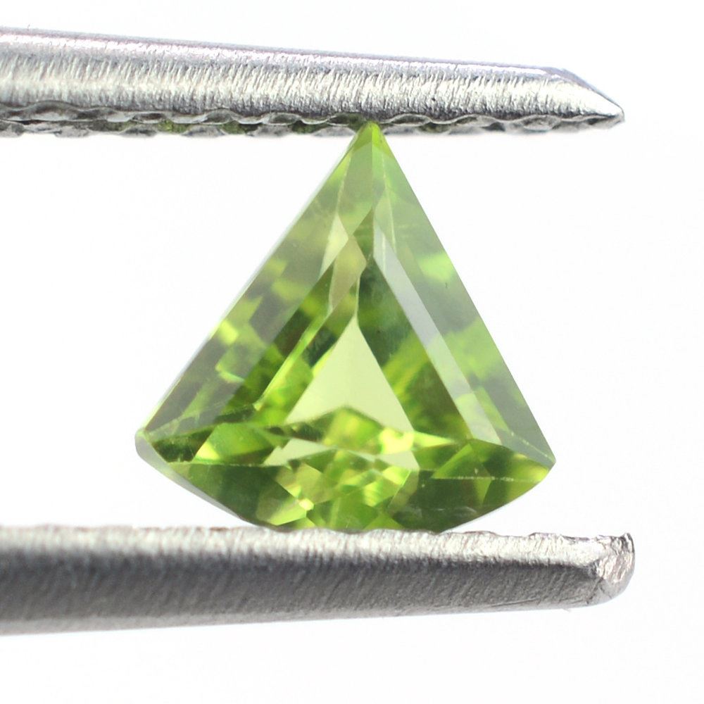 PERIDOT BIAZIZ PENDULUM CUT FANCY (TOP) (DES#329) 5MM 0.41 Cts.