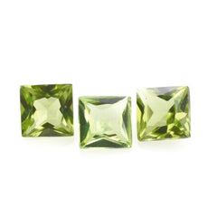 PERIDOT PRINCESS CUT SQUARE (TOP) 4MM 0.37 Cts.