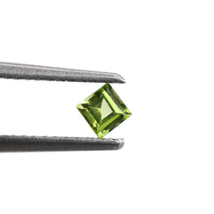 PERIDOT CUT SQUARE (TOP) 3MM 0.18 Cts.