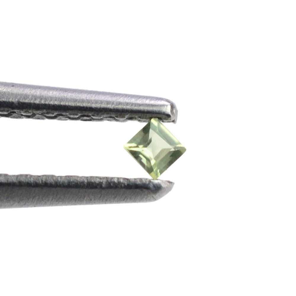 PERIDOT CUT SQUARE (TOP) 1.50MM 0.02 Cts.