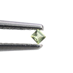 PERIDOT CUT SQUARE (TOP) 1.50MM 0.02 Cts.