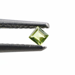 PERIDOT CUT SQUARE 2.25MM 0.06 Cts.