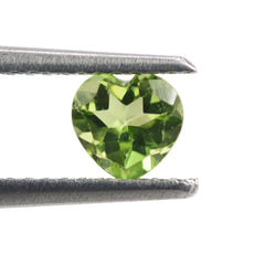 PERIDOT CUT HEART (SI) 4.50MM 0.45 Cts.