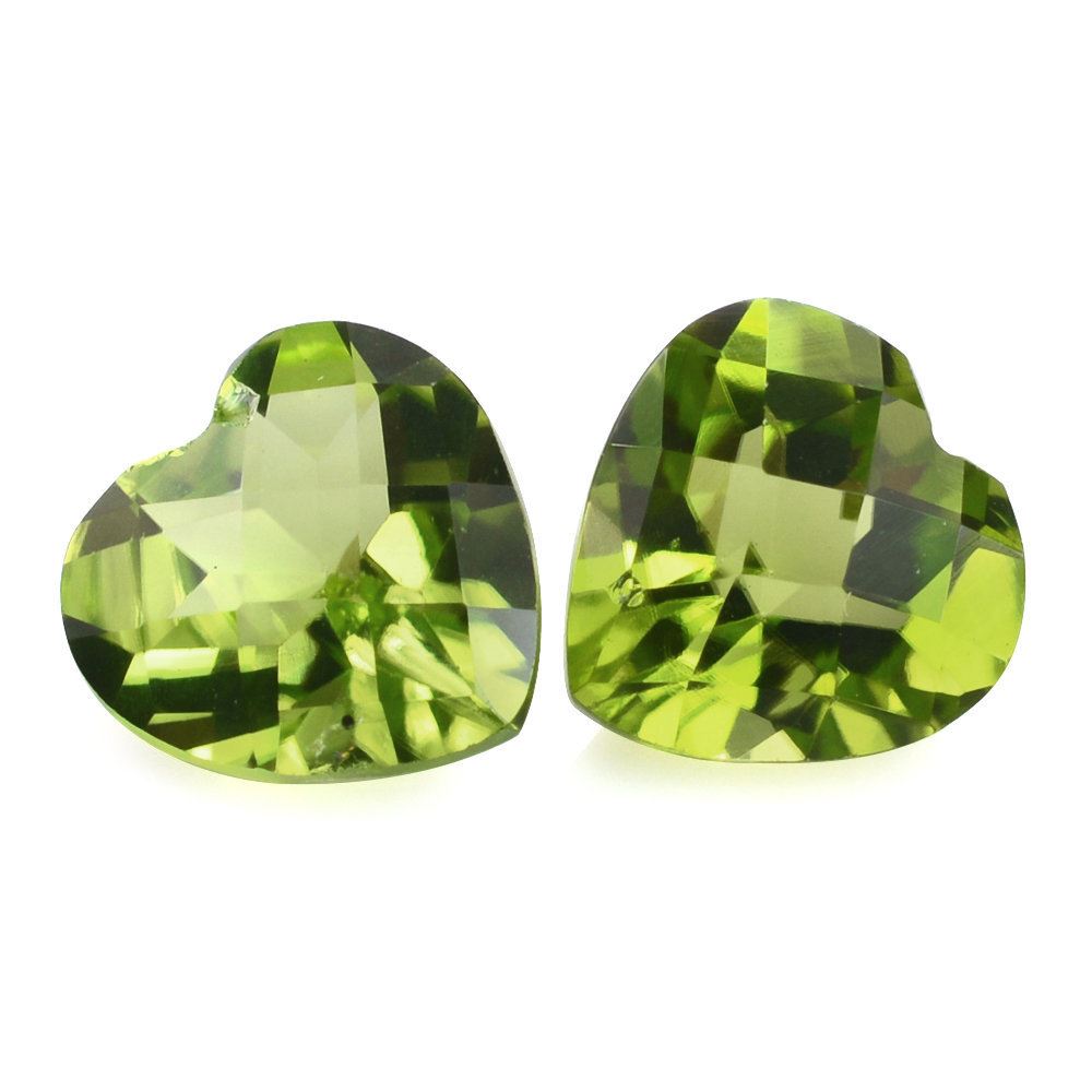 PERIDOT CHECKER CUT HEART (SI/GREEN) 7MM 1.38 Cts.