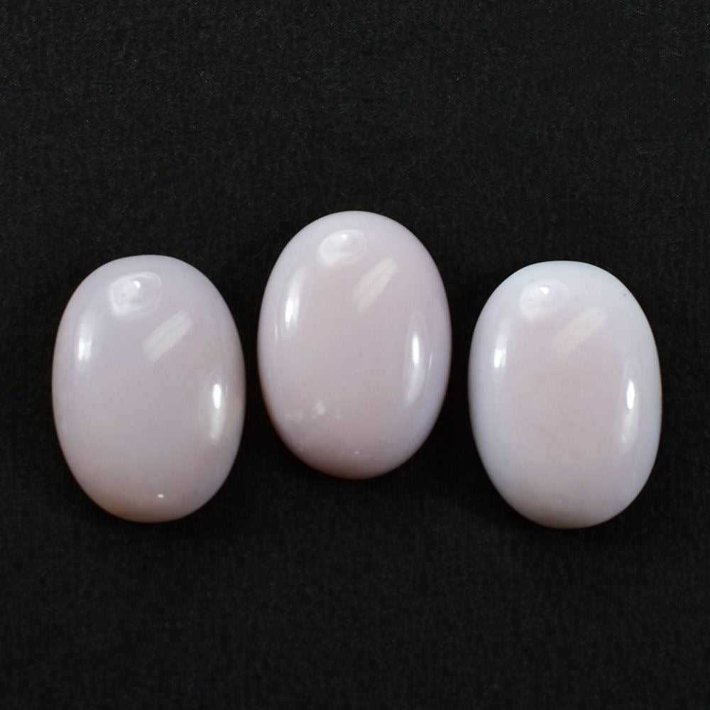 PINK OPAL PLAIN OVAL CAB 18X13MM 7.52 Cts.