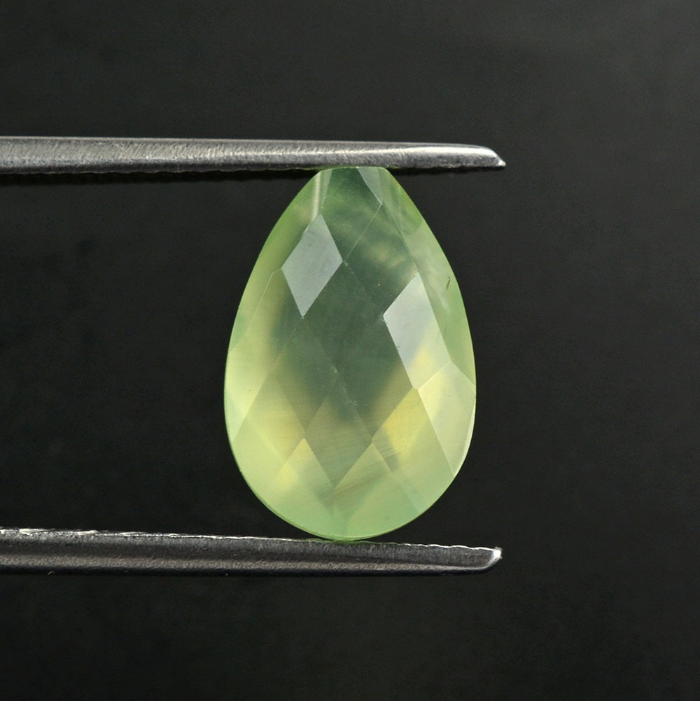 PREHNITE BRIOLETTE PEAR 12X8MM 3.55 Cts.