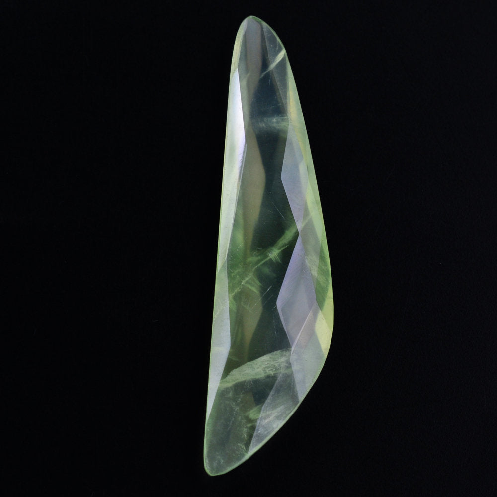 PREHNITE BRIOLETTE HALF PEAR 35X8.70MM 9.08 Cts.