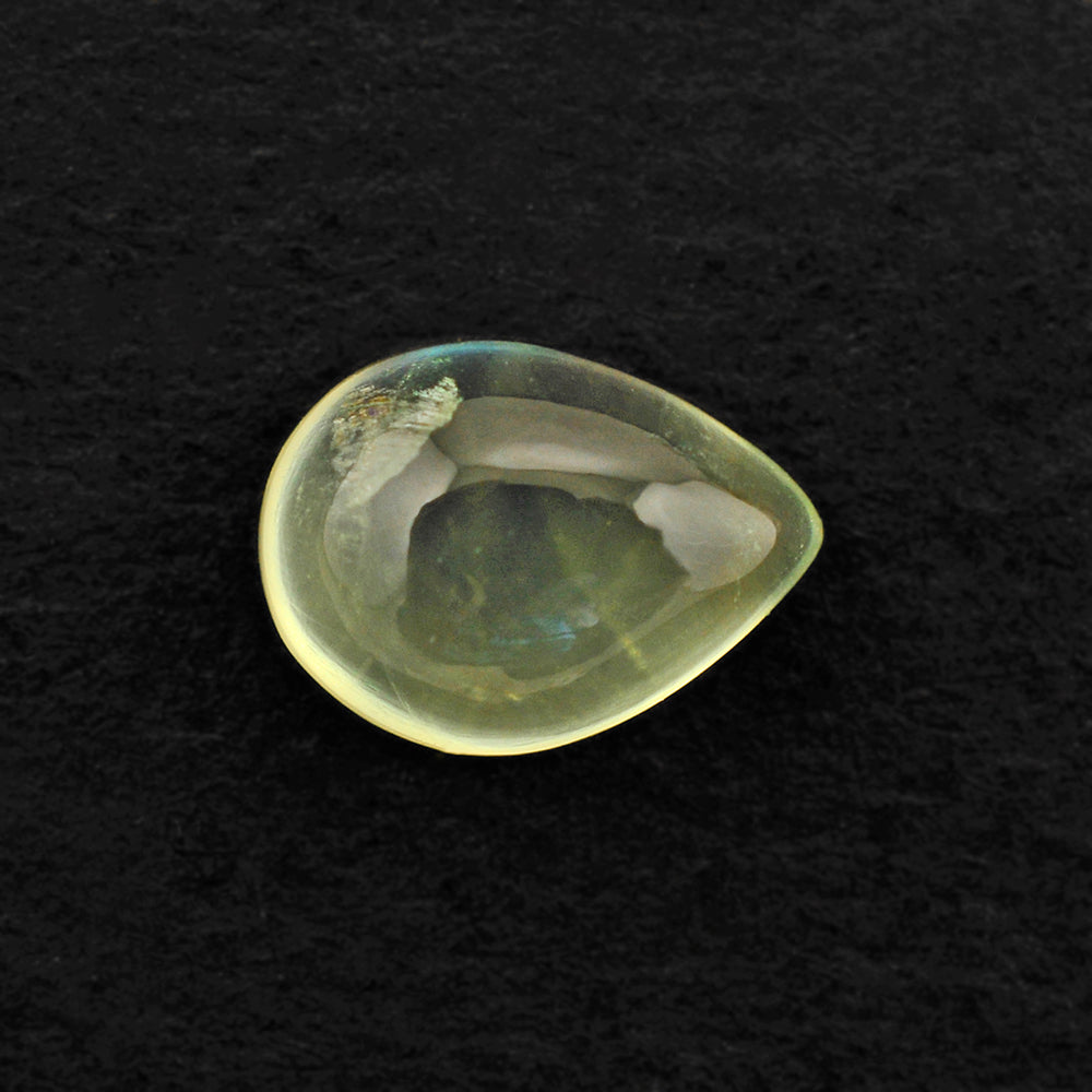 PREHNITE PEAR CAB 8X6MM 1.40 Cts.