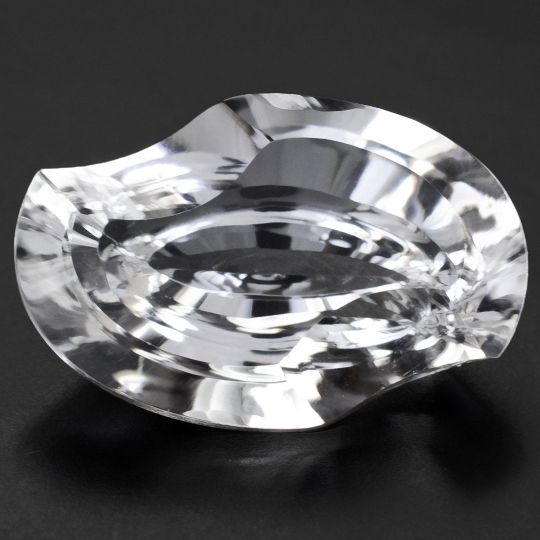 CRYSTAL SWIRL CUT LEAF (DES#94) 18X12MM 9.40 Cts.