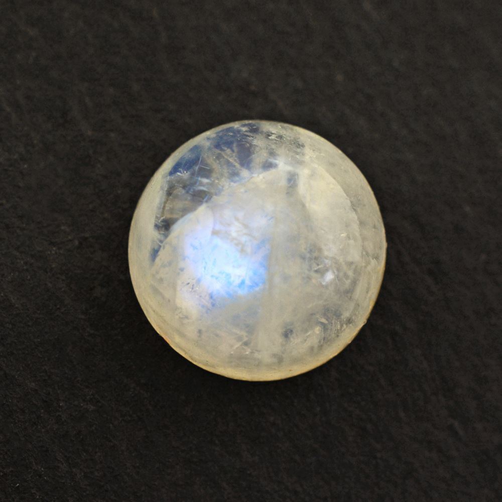 RAINBOW MOONSTONE ROUND CAB (SEMI CLOUDY) 8MM 1.97 Cts.