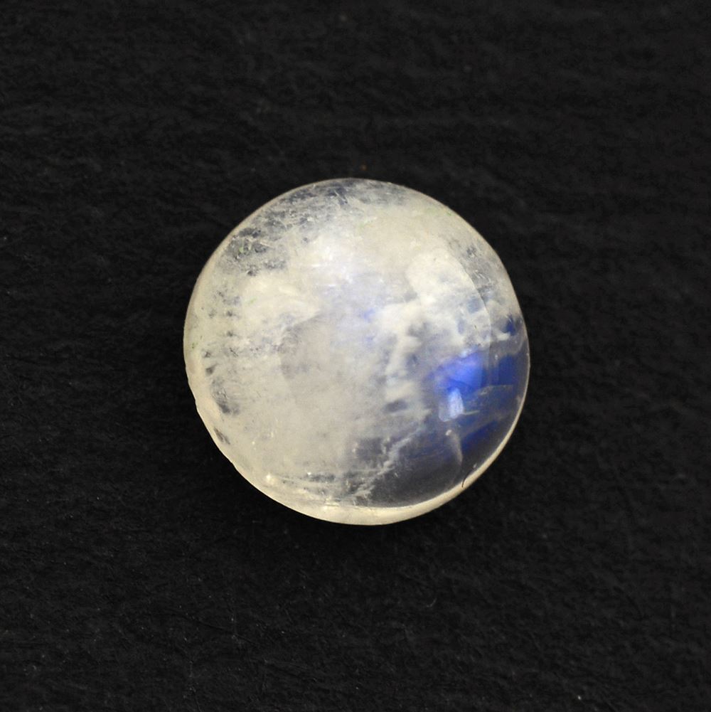 RAINBOW MOONSTONE ROUND CAB (CLOUDY) 6MM 0.87 Cts.