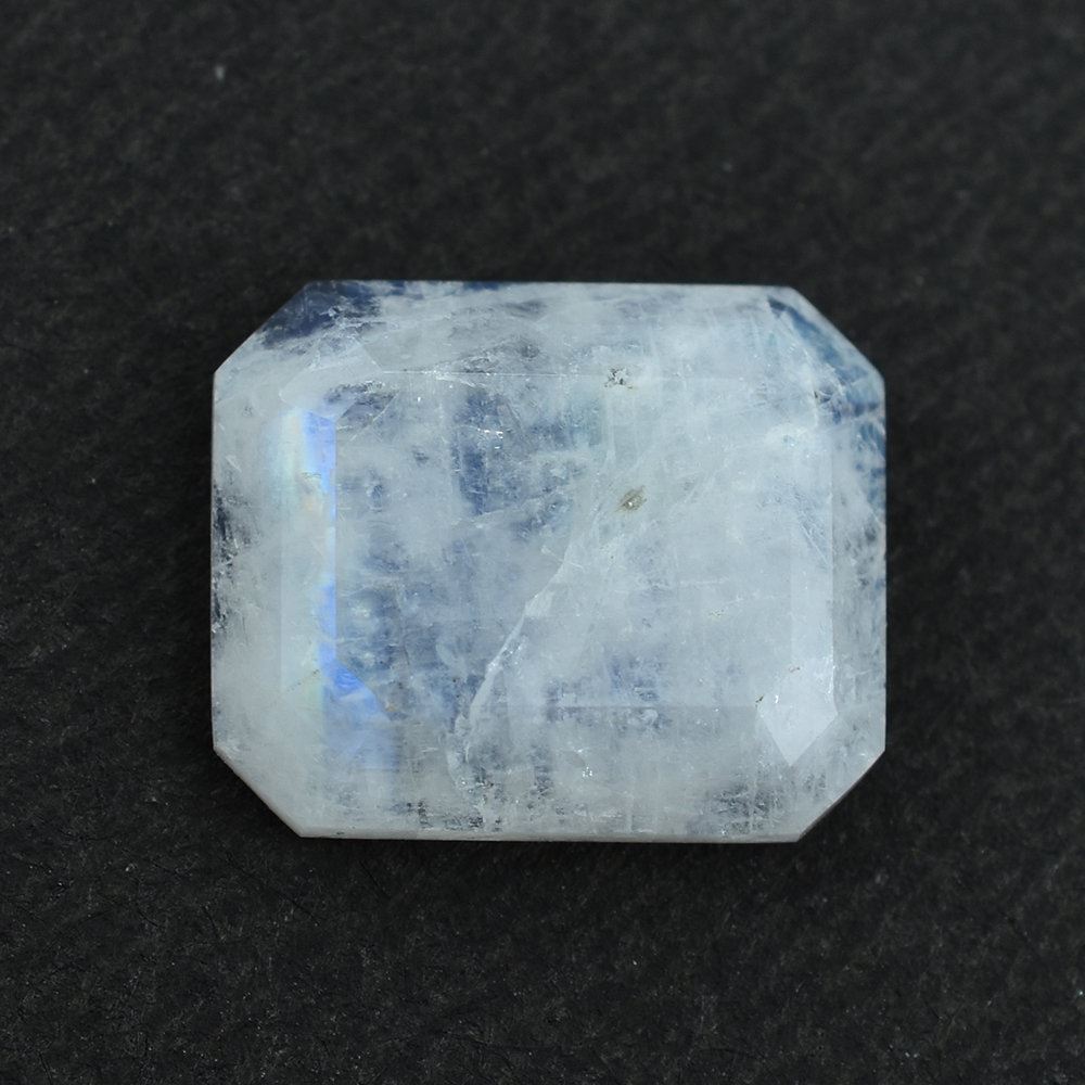 RAINBOW MOONSTONE STEP CUT OCTAGON CAB (CLOUDY) 12X10MM 3.95 Cts.