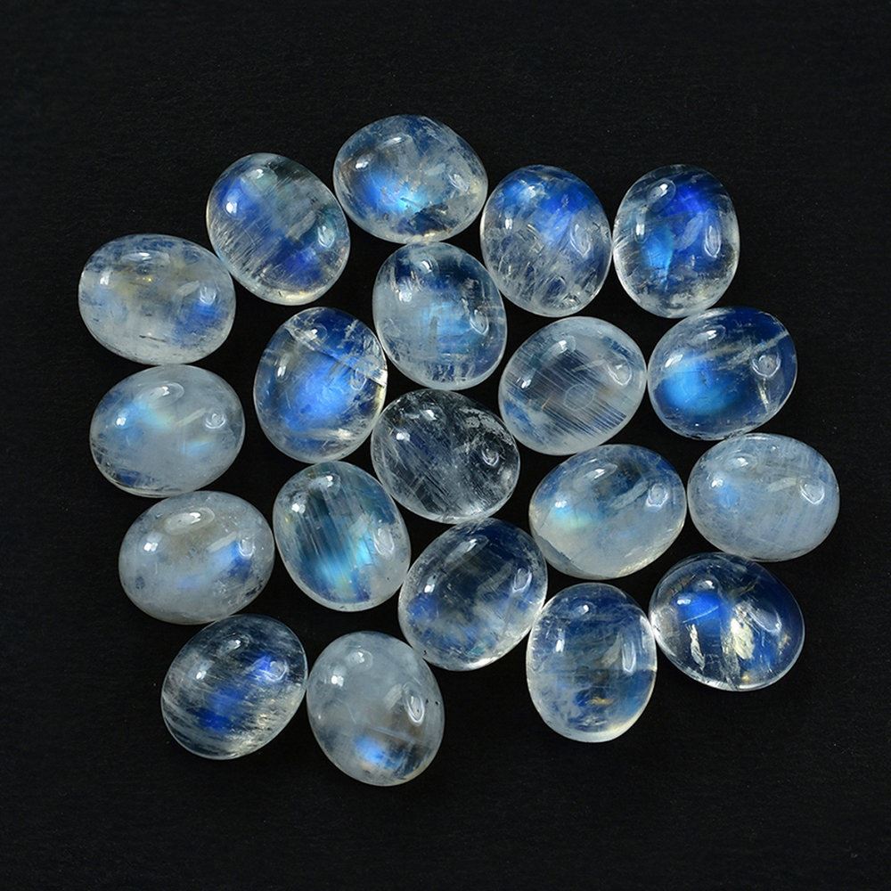 RAINBOW MOONSTONE PLAIN OVAL CAB 12X10MM 4.77 Cts.