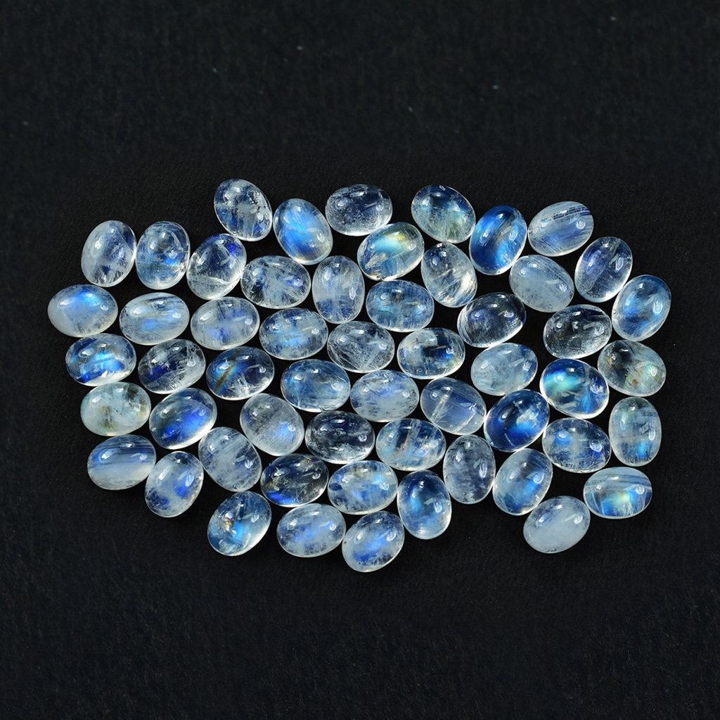 RAINBOW MOONSTONE PLAIN OVAL CAB 8X6MM 1.39 Cts.