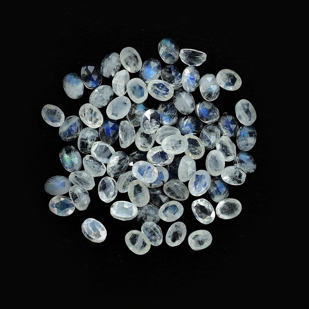 RAINBOW MOONSTONE PLAIN OVAL CAB (WHITE)(CLOUDY) 3.50X2.50 MM 0.12 Cts.