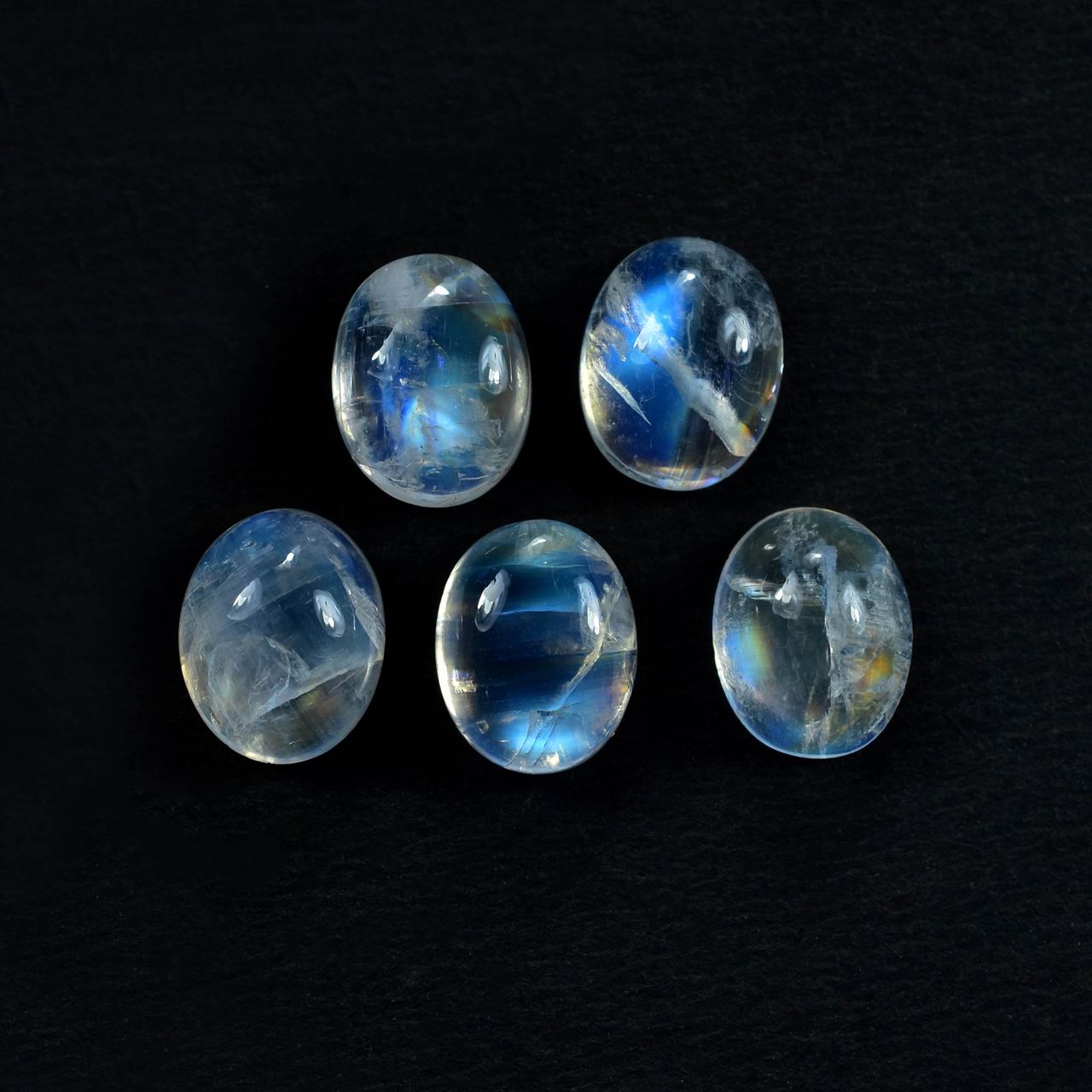 RAINBOW MOONSTONE PLAIN OVAL CAB (SEMI CLOUDY)(BLUE GREEN POWER) 10.00X8.00 MM 2.78 Cts.