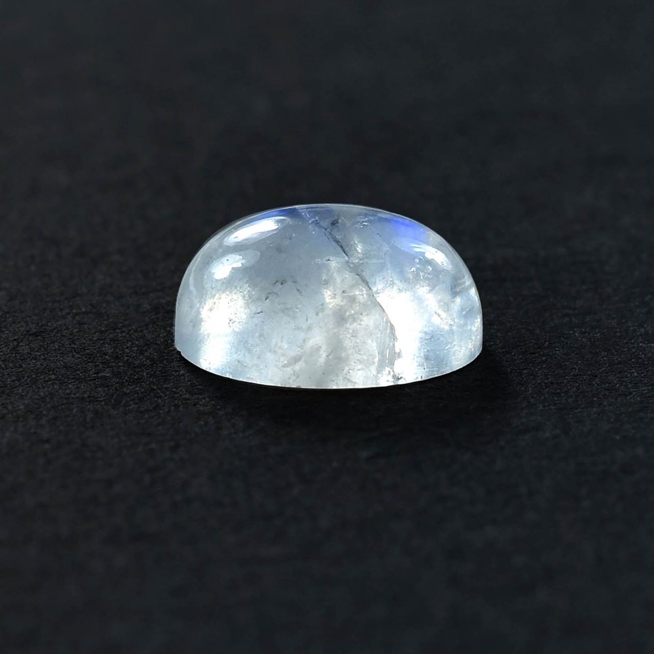 RAINBOW MOONSTONE PLAIN OVAL CAB (SEMI CLOUDY)(CLEAN) 10.00X8.00 MM 2.82 Cts.