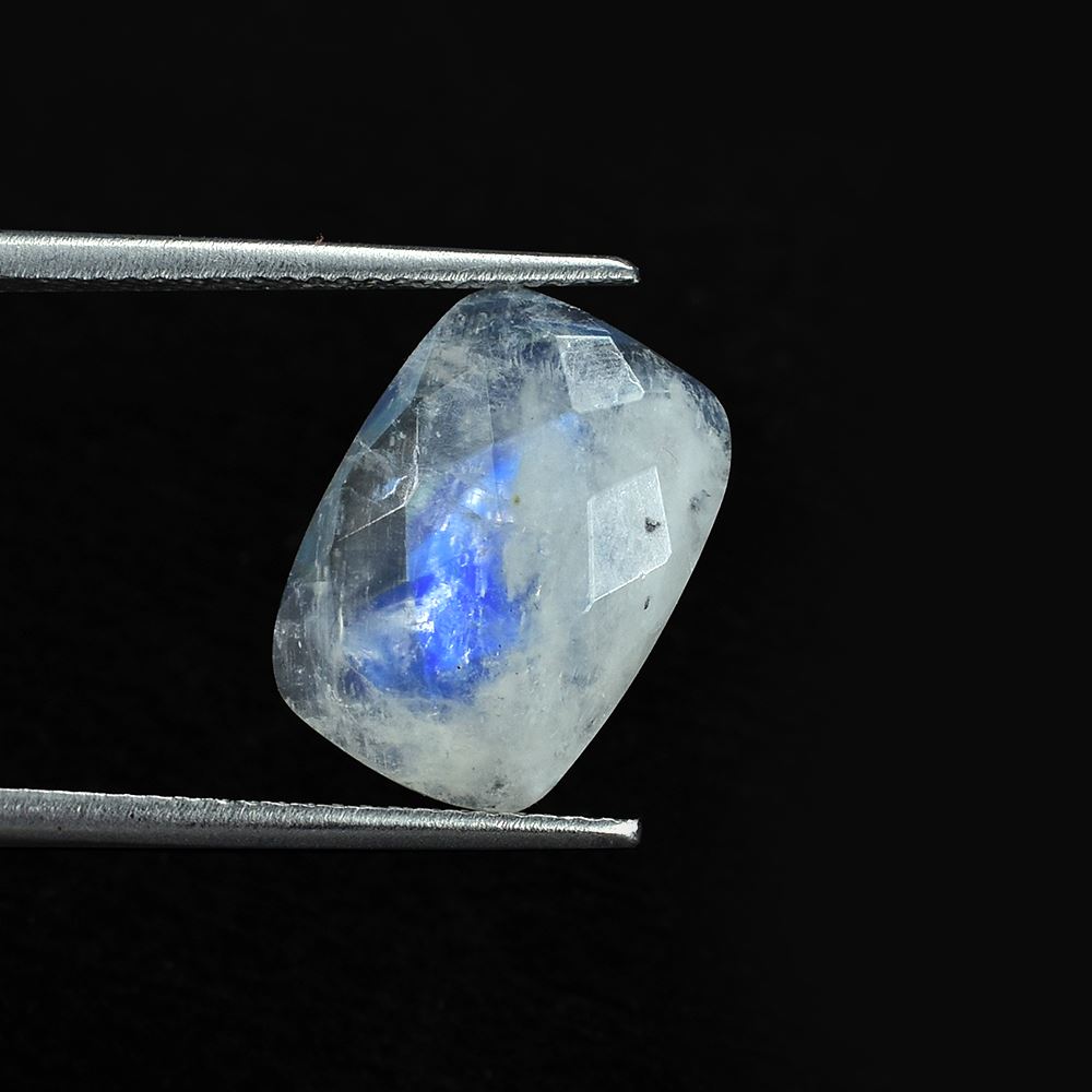 RAINBOW MOONSTONE CHECKER CUT CUSHION CAB (CLOUDY)(SOME BLACK SPOT NICE BLUE SHINE) 14.00X10.00 MM 4.84 Cts.