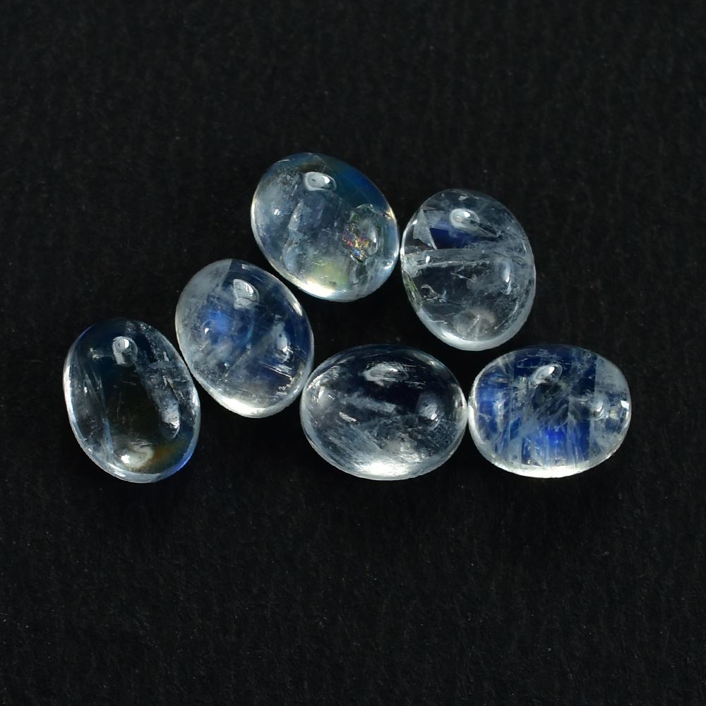 RAINBOW MOONSTONE PLAIN OVAL CAB (TRANSPARENT)(SI) 5.00X4.00 MM 0.43 Cts.