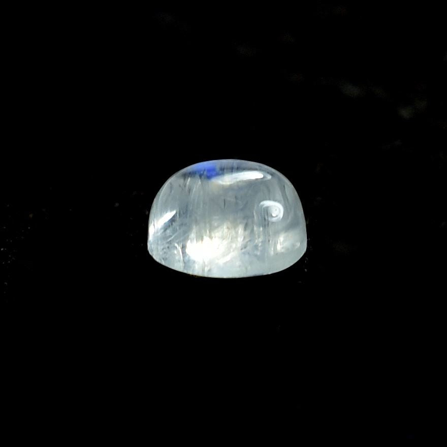 RAINBOW MOONSTONE PLAIN ROUND CAB (SEMI CLOUDY) 4.00X4.00 MM 0.29 Cts.