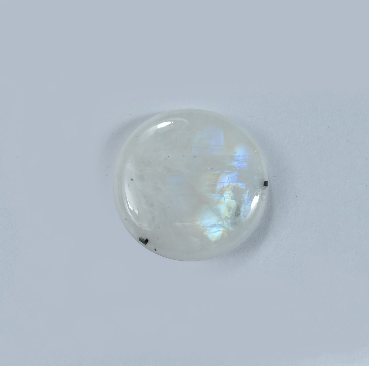 RAINBOW MOONSTONE PLAIN ROUND CAB (CLOUDY)(VERY LOW POWER SOME BLACK SPOT) 20.00X20.00 MM 14.40 Cts.