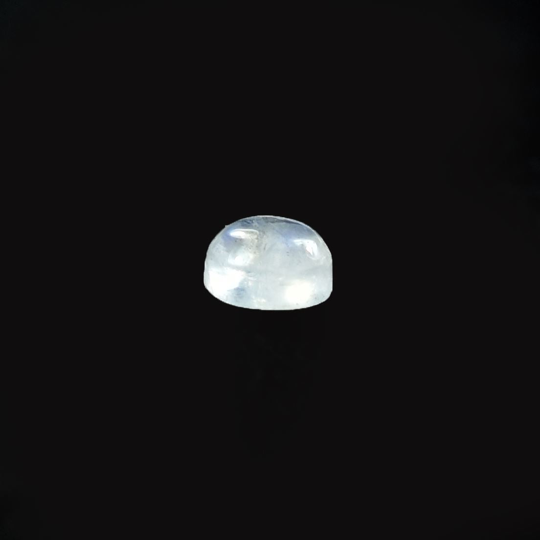 RAINBOW MOONSTONE PLAIN ROUND CAB (SEMI CLOUDY)(NICE BLUE SHINE) 3.00X3.00 MM 0.13 Cts.