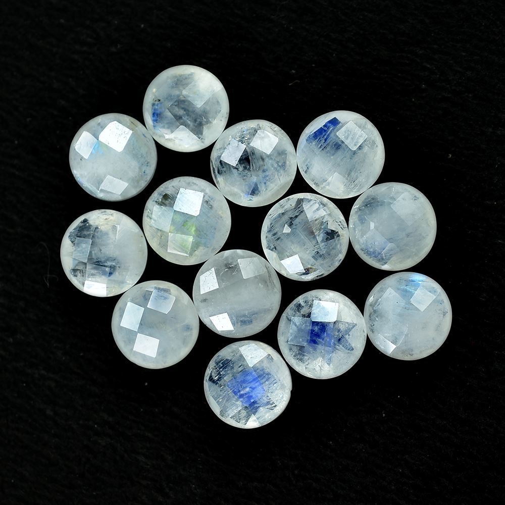 RAINBOW MOONSTONE CHECKER BRIOLETTE ROUND (SEMI CLOUDY) 6.00X6.00 MM 0.74 Cts.