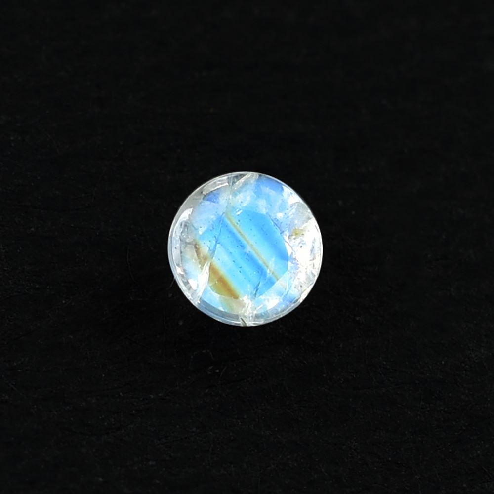 RAINBOW MOONSTONE ROSE CUT ROUND CAB (SEMI CLOUDY)(NICE BLUE SHINE) 3.00X3.00 MM 0.10 Cts.