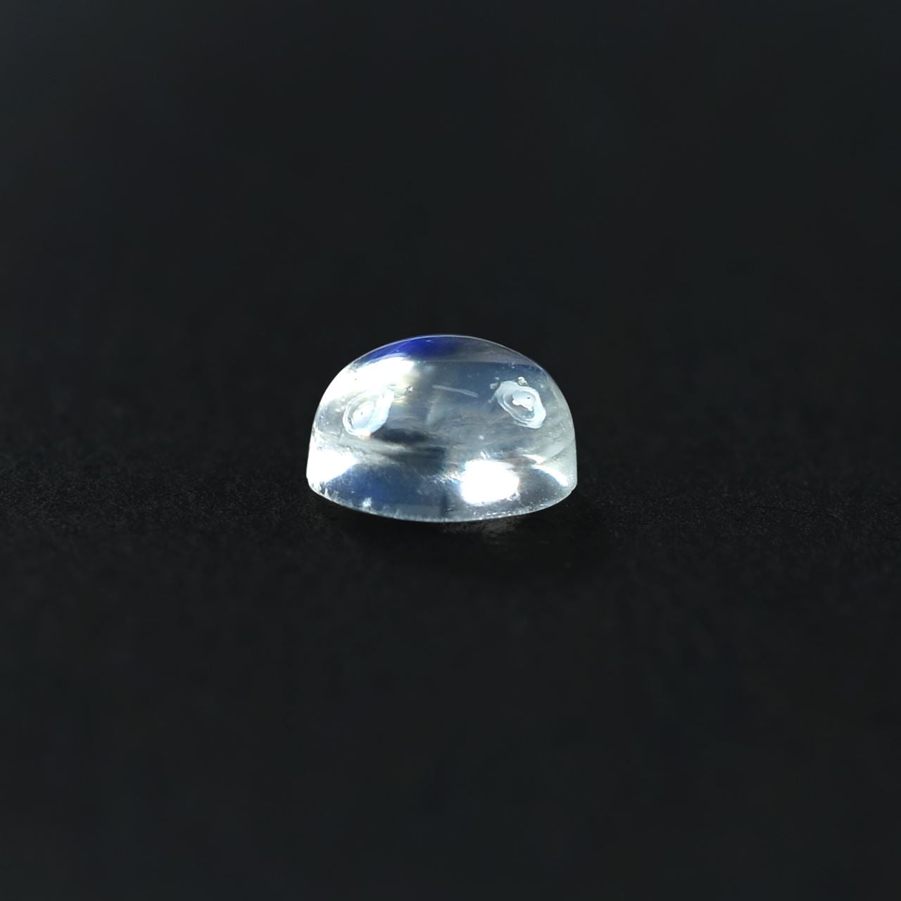 RAINBOW MOONSTONE PLAIN ROUND CAB (CLEAN)(VSI) 5.00X5.00 MM 0.43 Cts.