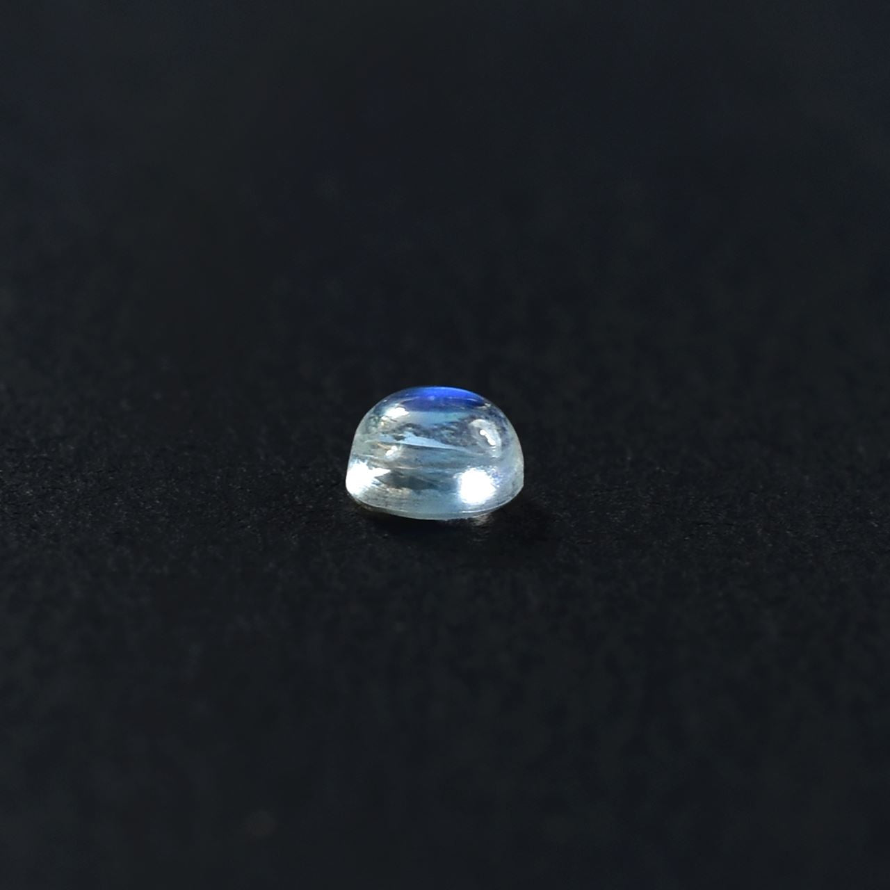 RAINBOW MOONSTONE ROUND CAB (CLEAN TO VSI) 3.00X3.00 MM 0.13 Cts.