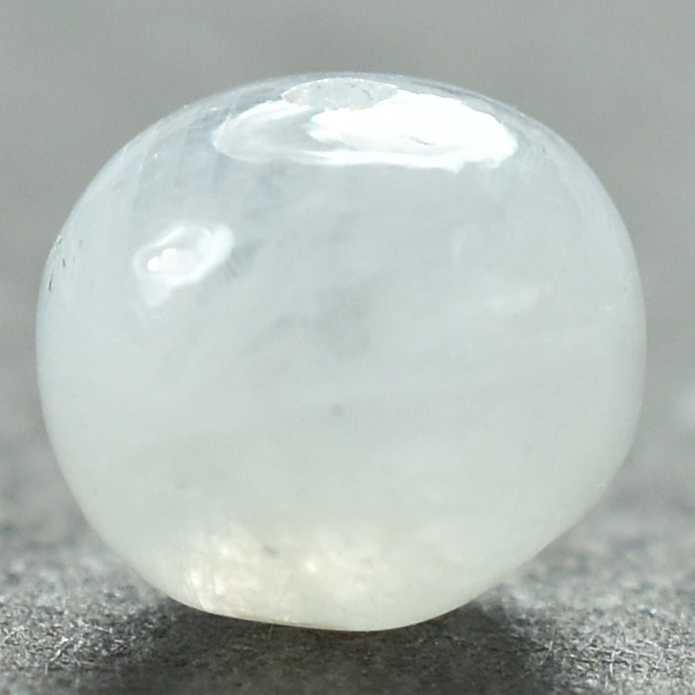 RAINBOW MOONSTONE PLAIN ROUND BEADS (HALF DRILL) (CLOUDY) 7.00X7.00 MM 4.58 Cts.