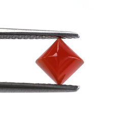RED ONYX PYRAMID SQUARE CAB 5MM 0.88 Cts.