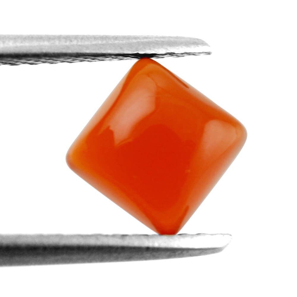 RED ONYX SQUARE CAB 6MM 1.08 Cts.