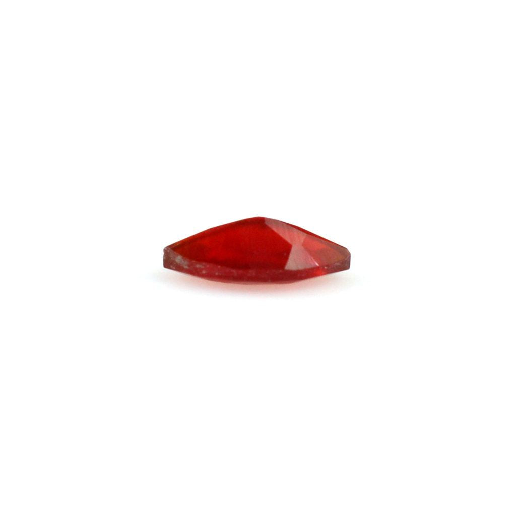 RED ONYX CUT MARQUISE (IIND) 4X2MM 0.06 Cts.
