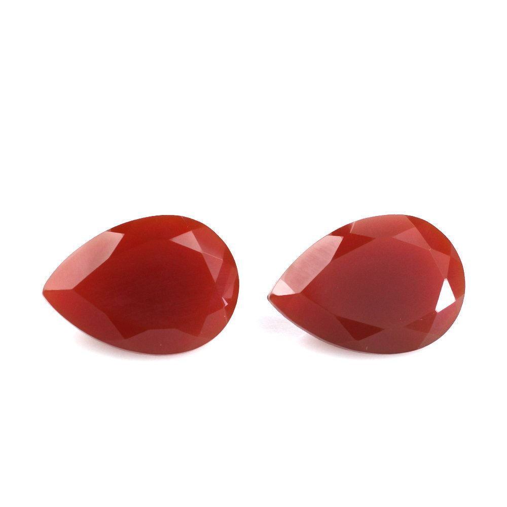 RED ONYX CUT PEAR 10X7MM 1.35 Cts.