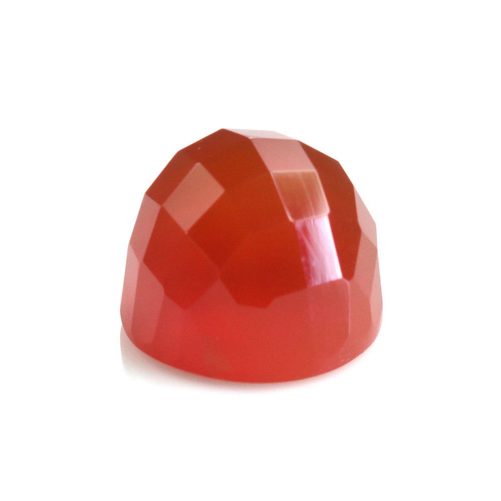 RED ONYX CHECKER BULLET CAB 10MM 7.35 Cts.