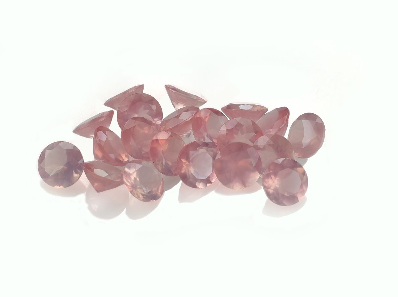 ROSE QUARTZ CUT ROUND (SEMI MILKY)(SUPER SUPER EXTRA) 8.00X8.00 MM 1.56 Cts.