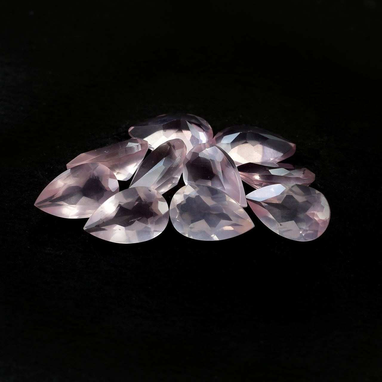 ROSE QUARTZ CUT PEAR (SUPER/SEMI MILKY)(SI) 8.00X5.00 MM 0.75 Cts.