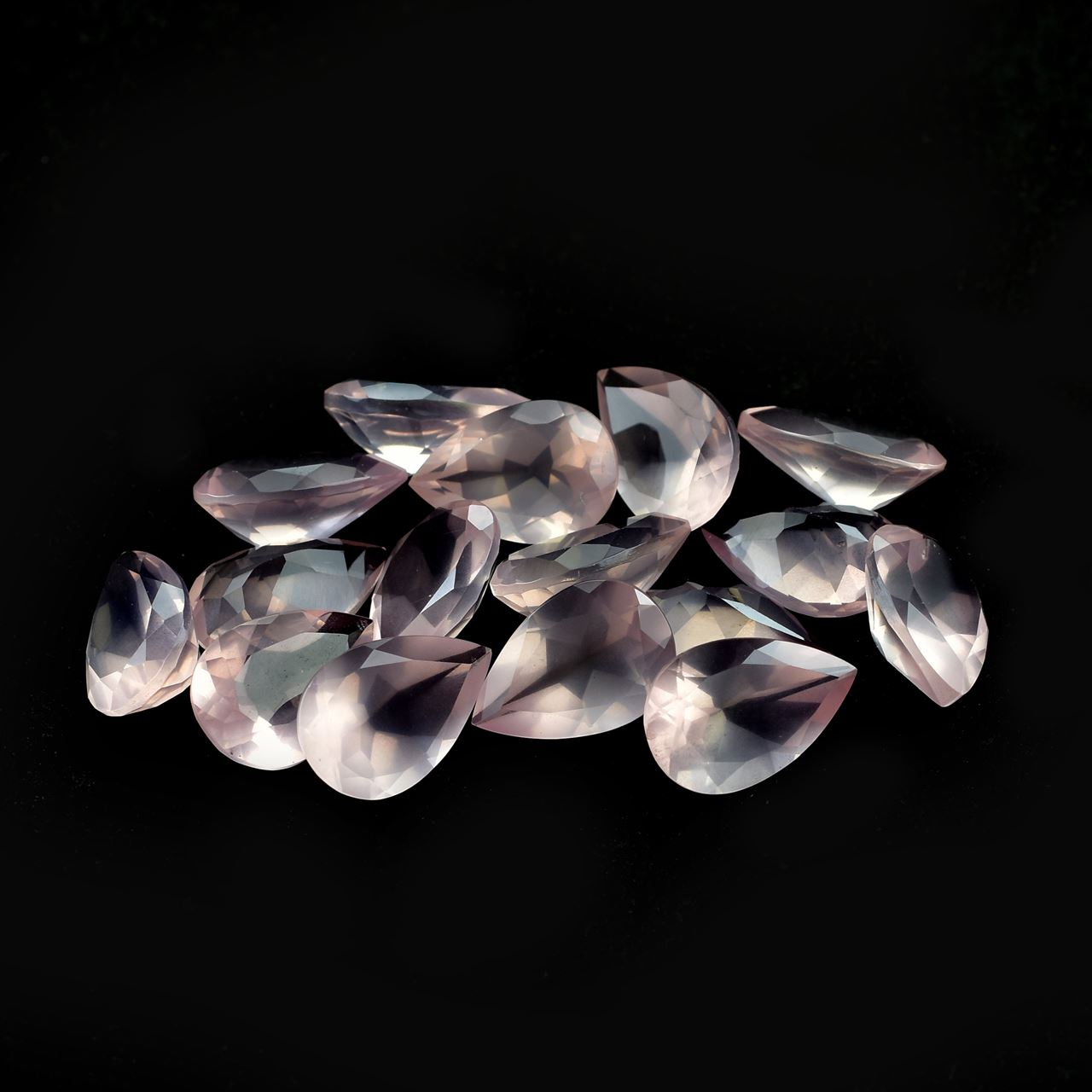 ROSE QUARTZ CUT PEAR (SUPER)(TRANSPARENT) 12.00X8.00 MM 2.48 Cts.