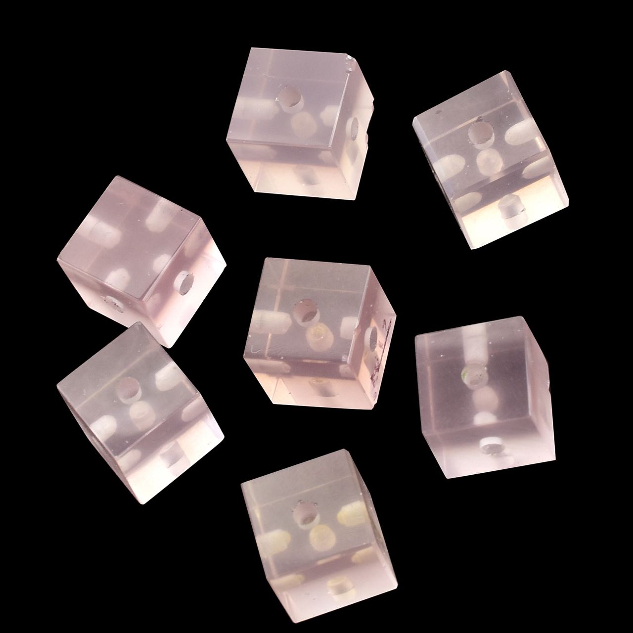 ROSE QUARTZ CUBE SHAPE (4 SIDE DRILLED)(SUPER)(CLEAN)(TRANSPARENT)(H/D-2.00MM) 10.00X10.00 MM 12.11 Cts.