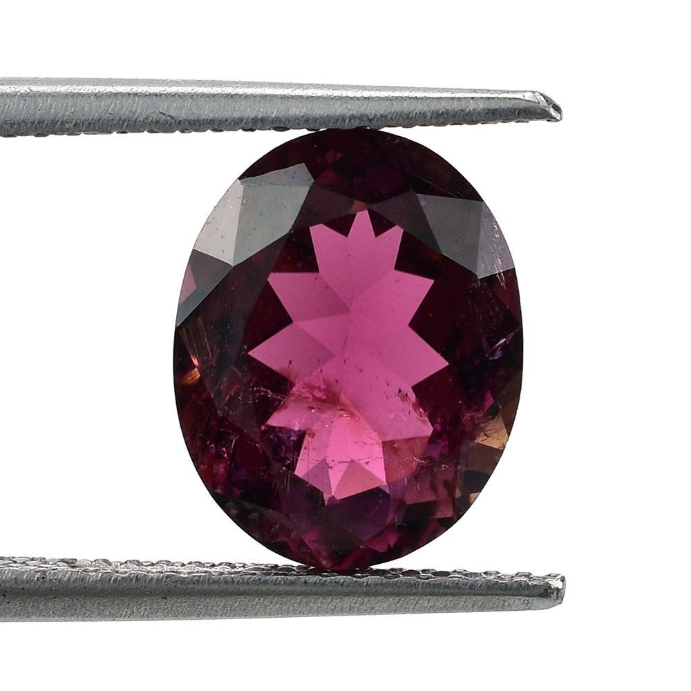 RED TOURMALINE CUT OVAL (DARK/HI) 11X9MM 3.38 Cts.