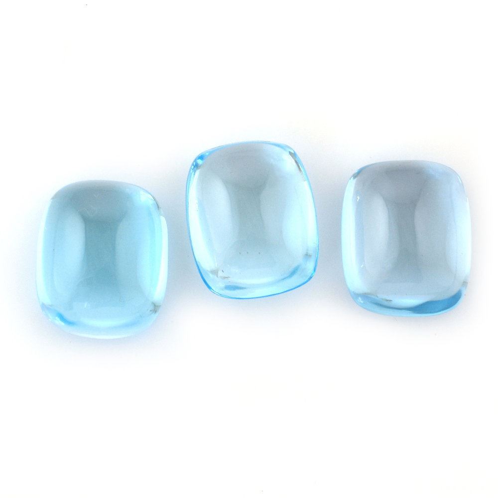 SKY BLUE TOPAZ CUSHION CAB 16X13MM 15.57 Cts.